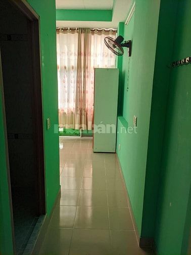 Quận 10, Cho thuê phòng, toilet riêng, máy lạnh, balcon, tiện nghi,