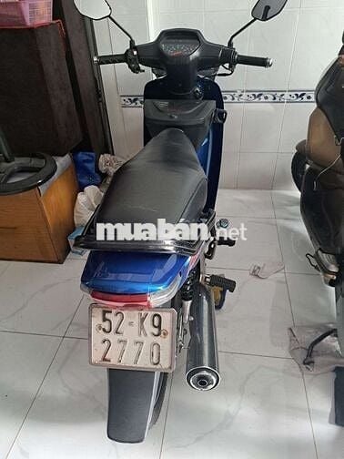 Nhà dư muôŉ bán bót 1 chíêc xe