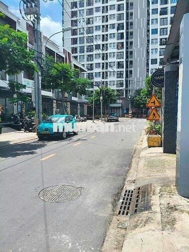 Chủ giảm - Mặt tiền ngay chung cư picty high park - 68m2 - TX 14