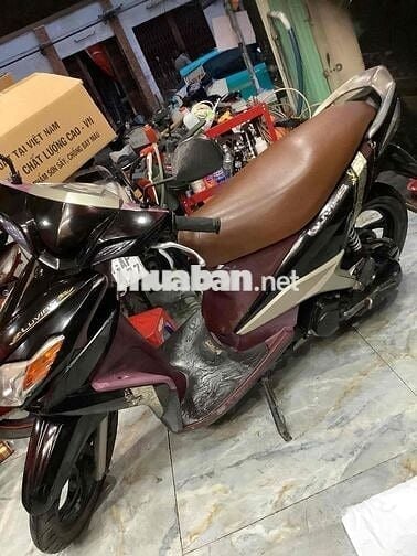Luvias màu đen xe zin