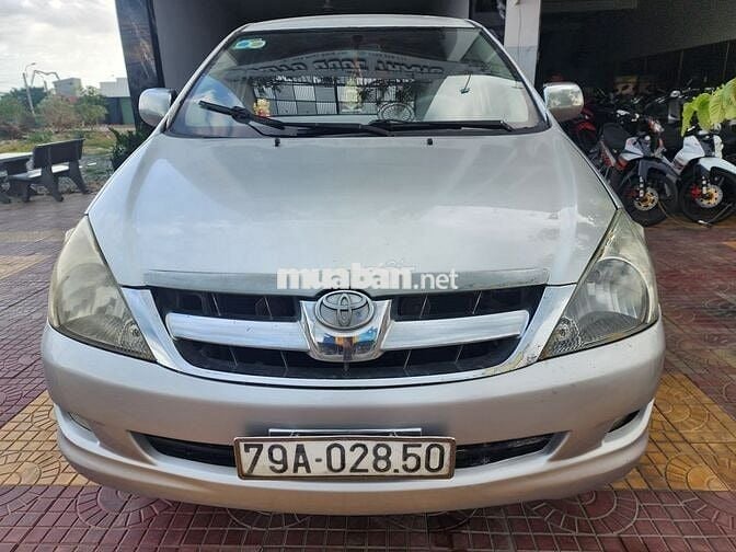 Toyota Innova 2008 J - 123456 km