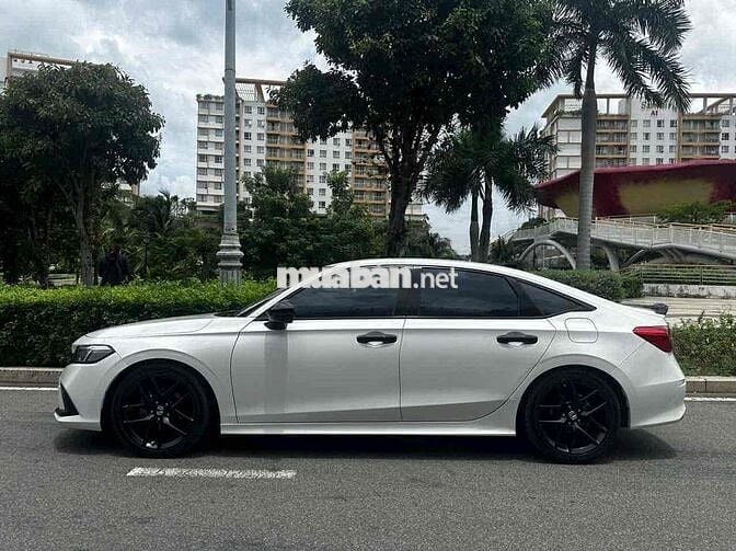 Honda Civic RS 2022 *** còn sót lại siêu ít k