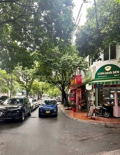 Nhà đẹp nguyên căn Đỗ Quang giáp Nguyễn Thị Định42m2,phân lô,vỉa hè,kd