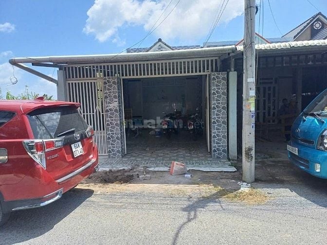 cần bán gấp căn nhà 111m2 ở Thới Tam Thôn - Hóc Môn giá 710 triệu