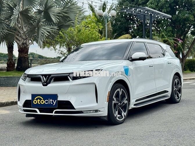 Vinfast VF9 Plus 2024 - Trắng - 3vkm - BSTP