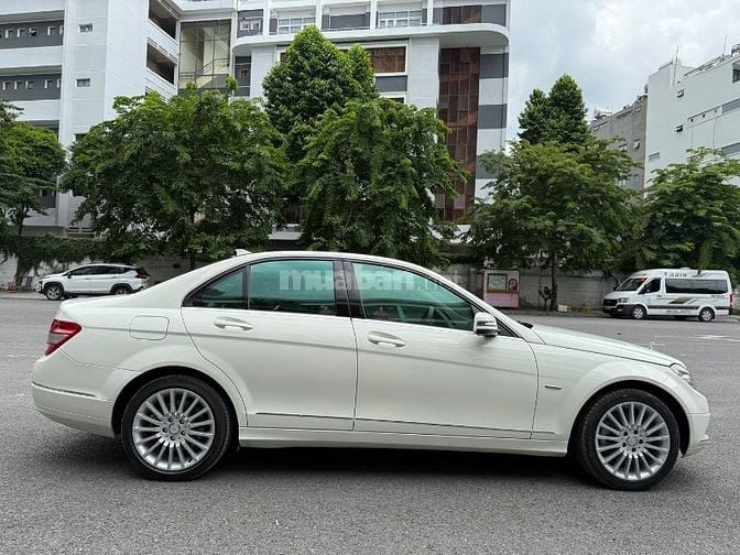 Cần bán Mer C250 đời 2010 màu trắng xe đẹp ít đi