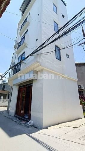 Gần AEON - Lô Góc -🚘 đỗ cửa - có tháng máy - full nội thất cao cấp