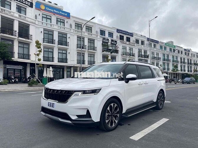 Kia Carnival 2024 Luxury 2.2D - 10000 km