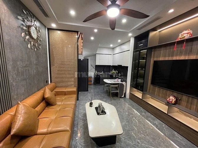 10,5 tỷ, 33m2, 5 tầng Bạch Mai, trung tâm , HBT, như KS 5*, 10m ô t ô