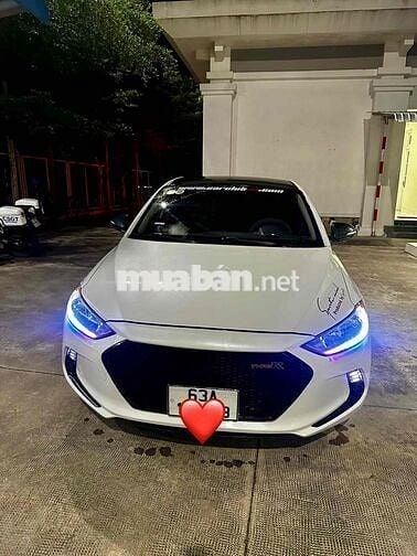 Hyundai Elantra 2017 full đồ chơi