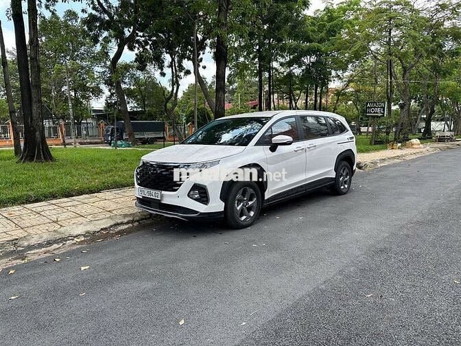 CHO THUÊ XE Hyundai Custin 2024