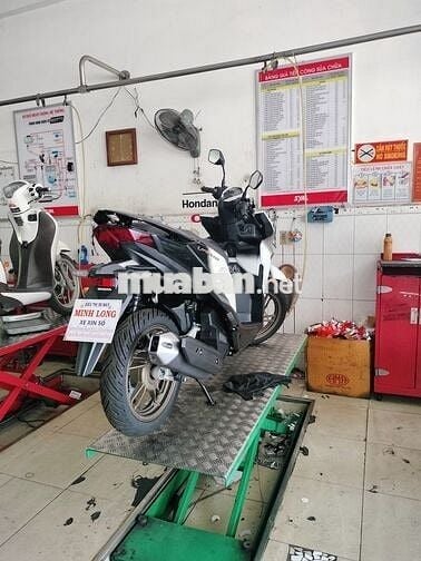 Cần bán vario 125 trắng đen bs 68HA11168 mới mua