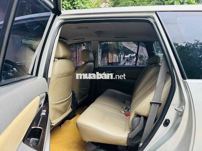 Toyota Innova 2013 2.0J - 250000 km