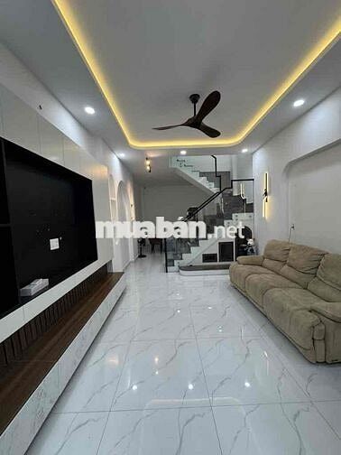 Nhà Hẻm Xe Tải - Bình Tân - 48m2 - Ngay Giao Lộ - tặng nội thất - 5ty