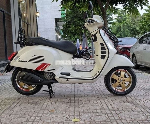 Piaggio Vespa GTS 300 2018 chạy ít