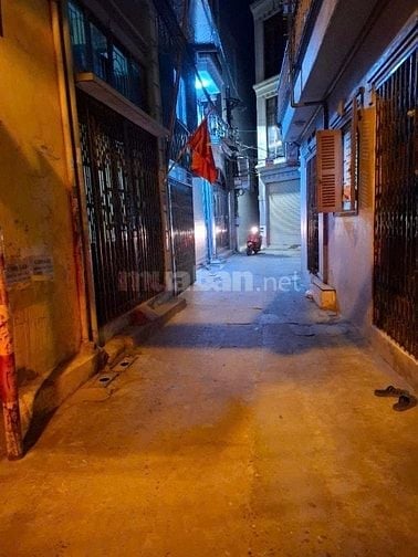 1.	Bán nhà Bằng B, Linh Đàm, DT 43m2, 4 tầng, cách đường ô tô 30m, SĐC