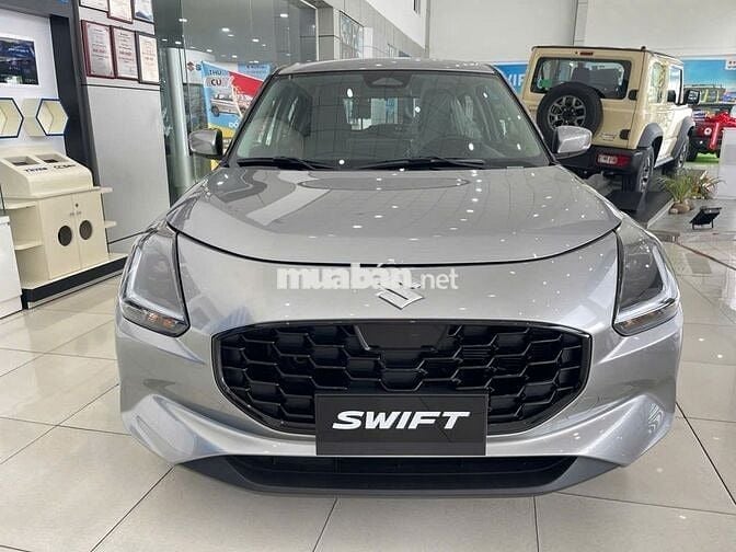 Suzuki Swift 2025 giao ngay màu bạc chỉ 196 triệu