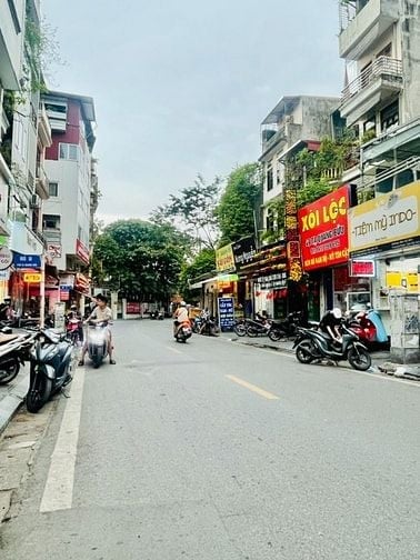 SIÊU HIẾM – MẶT PHỐ BÀ TRIỆU – 8 TẦNG THANG MÁY – VỊ TRÍ VÀNG 
