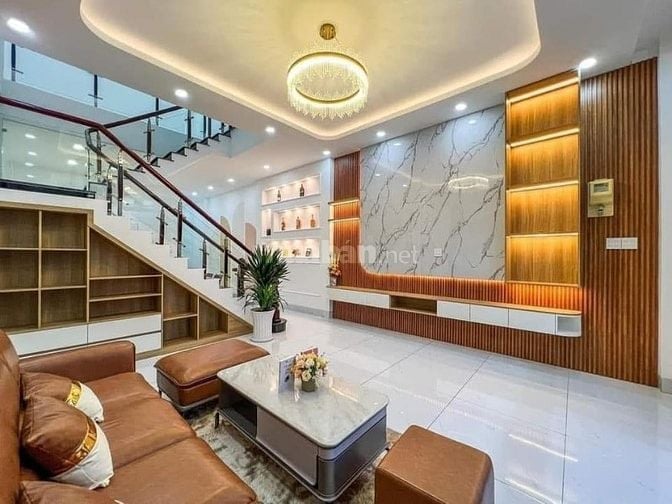 Bán nhà ngay Út Tịch, Tân Bình. Giá 2 tỷ 810tr, DT: 80m2, Sổ Riêng, 