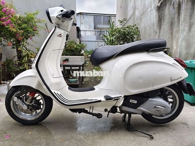 Vespa 218 Iget ABS zin êm ngay chủ ký