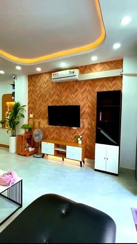 Nhà Nhất Chi Mai cần bán, gần trường Tiểu Học Yên Thế, giá 3tỷ550-52m2