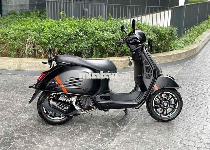 Vespa GTS 150 Super Sport