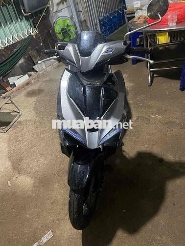 cần ra nhanh xe đang đi cứng cáp mới thay vỏ