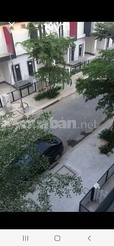 Cho thuê nhà đẹp trong KDC Valencia, ngay Nguyễn Duy Trinh giá 12tr/th