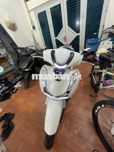 Cần bán Honda SH 2023 mới đi 9200km, biển 29 đẹp