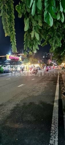 Bán nhà đúc 4 tầng, Cạnh khu Ẩm Thực Tô Hiệu. Dt: 85m2, HXH, 7xx tỷ