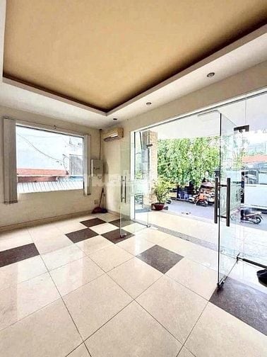 Mặt Tiền Ngang 10x10m Ngay ĐH Hutech 31/... Ung Văn Khiêm Có Chổ Để Xe