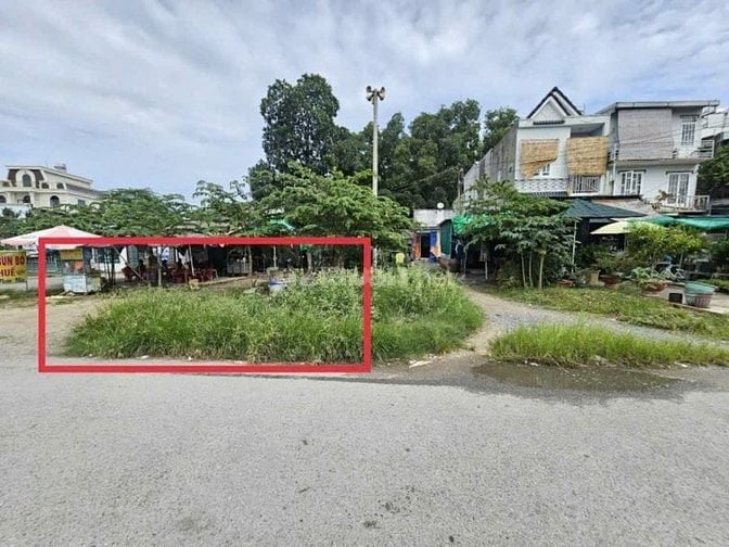 Chính chủ cần bán 2 lô đất mặt tiền đường ống nước, sát làng đại học, 