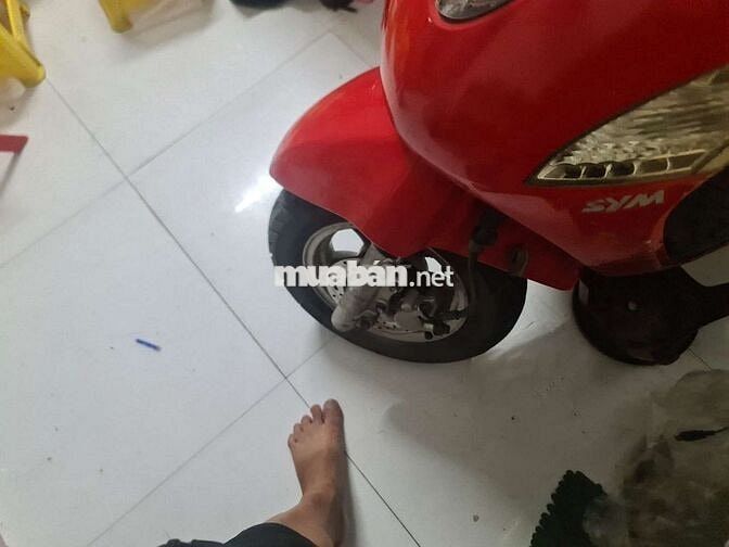 Xe máy SYM AtilA màu đỏ