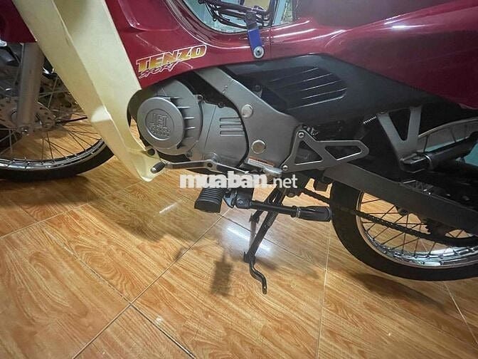 xe đẹp mới leng keng,mua về đổ xăng lăng bánh.
