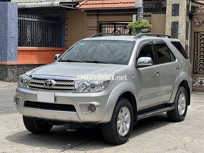Toyota Fortuner 2012 2.7V 4x4 AT - 91000 km