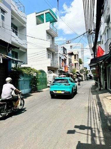 NGỘP NỢ BÁN GẤP NHÀ MAI THỊ LỰU - QUẬN 1 GIÁ 8.5 TỶ GẦN CV LÊ VĂN TÁM