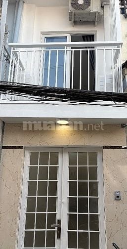 Nhà cho thuê tại quận Bình Thạnh (nhà mới)