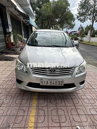 Toyota Innova 2013 E - 90000 km