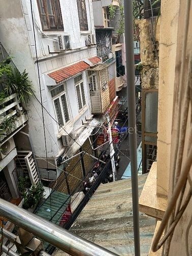 Tuyển nhân viên trông xe quán nét