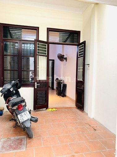 Bán nhà phố Lạc Trung P/Lô ô tô vào nhà, Dt 67m2, 3t, giá 15.65 tỷ,