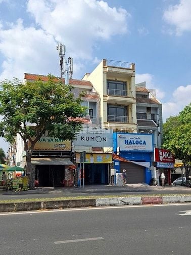 Bán nhà mặt tiền Lê Văn Việt Quận 9 kề bên Công Viên giá 24 tỷ