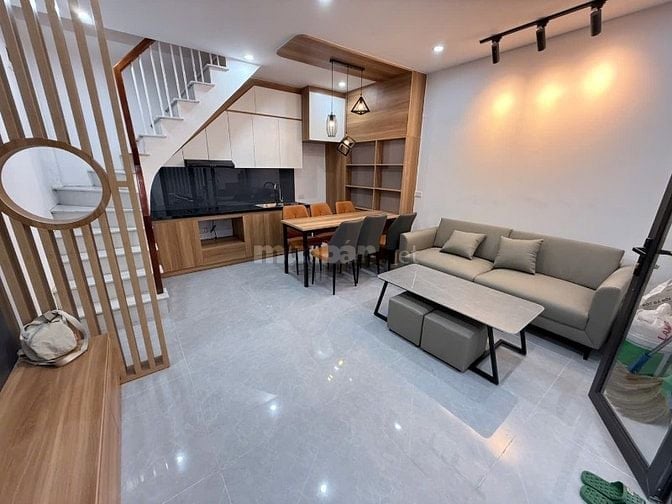 Hai Bà Trưng - Nhà 4 tầng xây mới - 30m ra mặt phố ô tô tránh - 5.9 tỷ