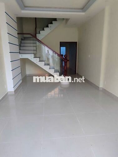 Nguyên Căn 4x18m nhà mới , đường trước nhà 9m , 1T 2L - 4PN có sân