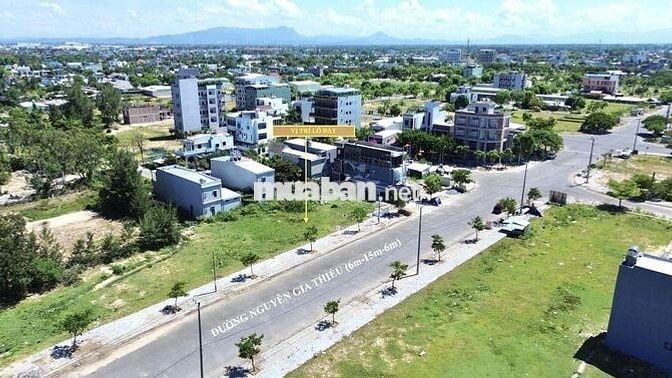 KĐT số 4: vị trí Vip, dt 171m2, đường Nguyễn Gia Thiều