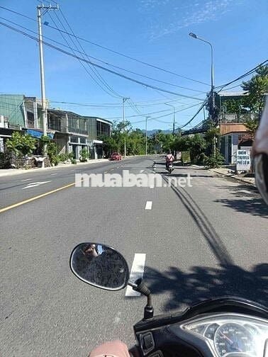 Bán nhanh lô 3 mặt tiền Hoà Sơn sát đường nhựa"