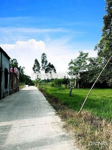 Bán 1 lô 225m2 làm nhà vườn , vị trí đẹp, sổ sẵn