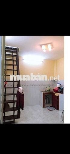 Nhà cách mạng tháng 8,có 1 trệt,1 lầu,mới.