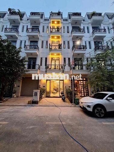 Nhà Mới DT 280m2 1Trệt 4Lầu 6Pn 7Wc Sân Thượng Hẻm Xe Tải Vỉa Hè Mát