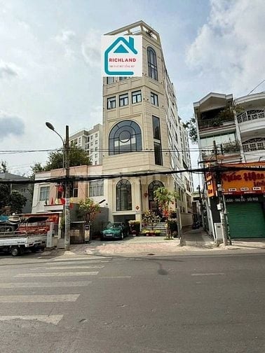 Nhà mặt tiền Lê Quang Định, P1, GòVấp_DT:8x20m (2,5 Lầu) có Thang máy