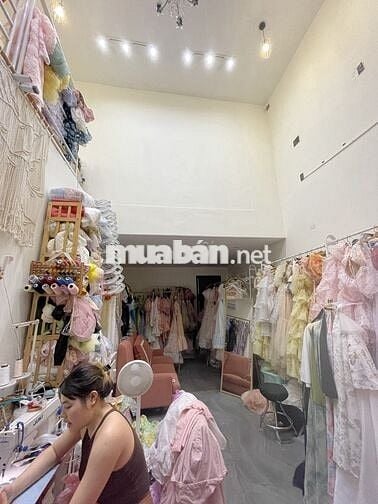 Cần cho thuê mặt bằng đẹp hiện đang kinh doanh mỹ phẩm